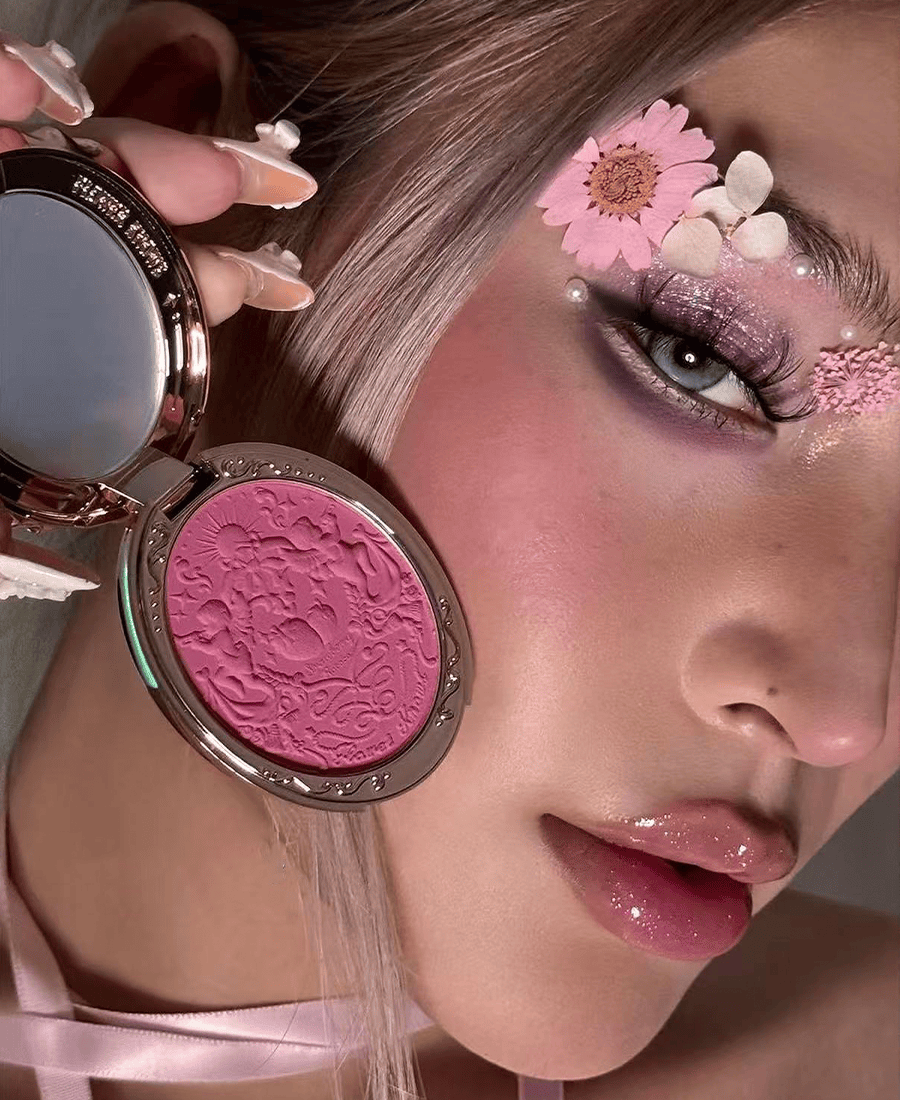 ”传播重构美妆的非功效叙事CQ9电子游戏网站“潮玩化(图2)